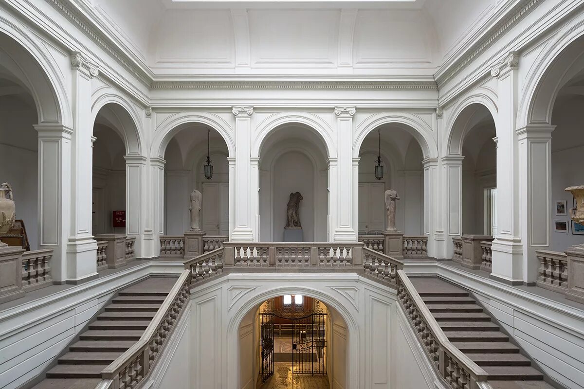парадные лестницы дворцов. парадная лестница юсуповского дворца. екатерининский дворец проект. бал евгений онегин бал. парадная лестница в екатерининском дворце царском селе – растрелли.