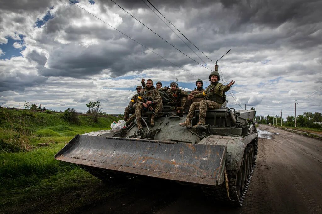 Армия украины на донбассе. Российская Военная техника. Украинская Военная техника. Военная техника России на Украине.