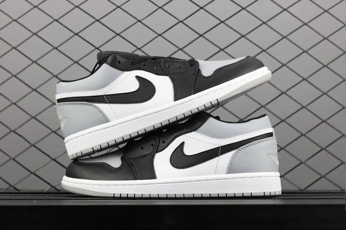 Jordan 1 low оригинал. Nike Air Jordan 1 Low Grey. Nike Air Jordan 1 Low Black White. Nike Air Jordan 1 Low Grey White. Nike Jordan 1 Low Black White.