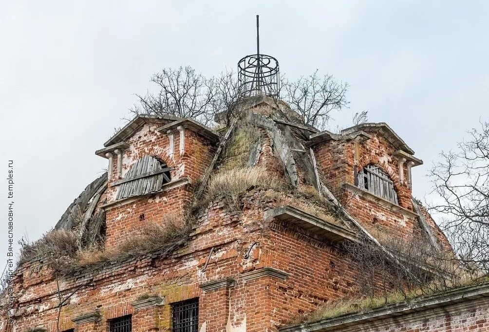 Деревни тульской области. Крутицы Тульской обл. Церковь Михаила Архангела. Тульская область Киреевский район Церковь. Крутицы Тульская область Киреевский район. Заброшенные церкви Киреевского района Тульской области.