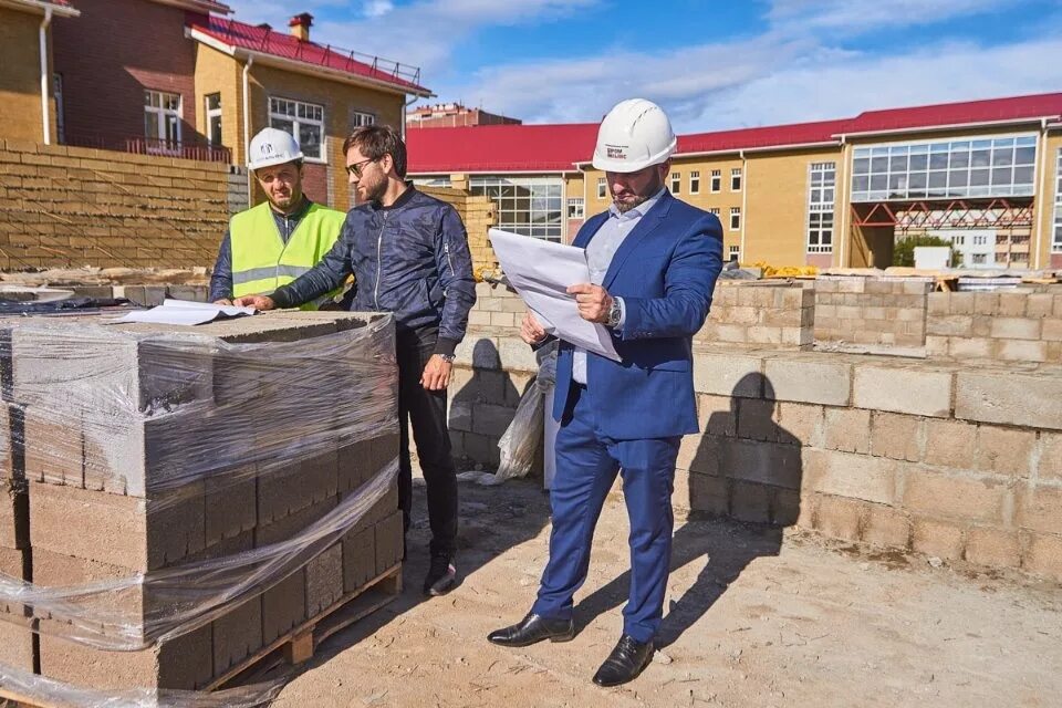 Социальный городок псков борисовичи. Подрядчики Газпрома. Социальный городок Псков. Подрядчик соц городка Псков. ПРОМАЛЬЯНС.