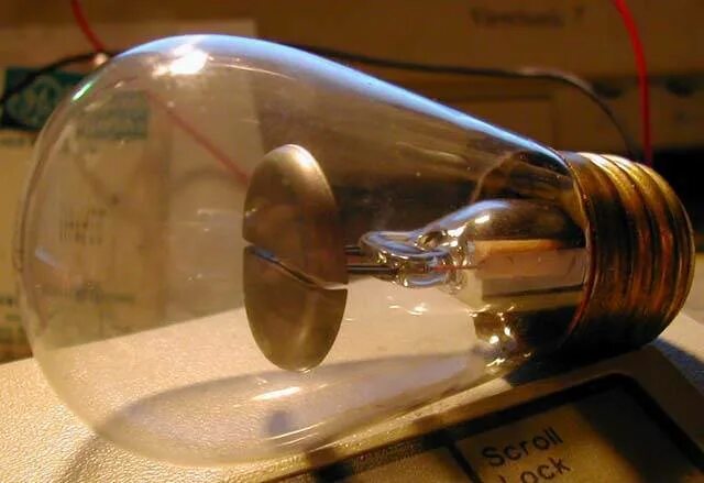 Лампы наполненные газом. Лампа тлеющего разряда е27. газоразрядная лампа тесла. газоразрядные лампы аргон. газоразрядные аргоновые лампы николы тесла.