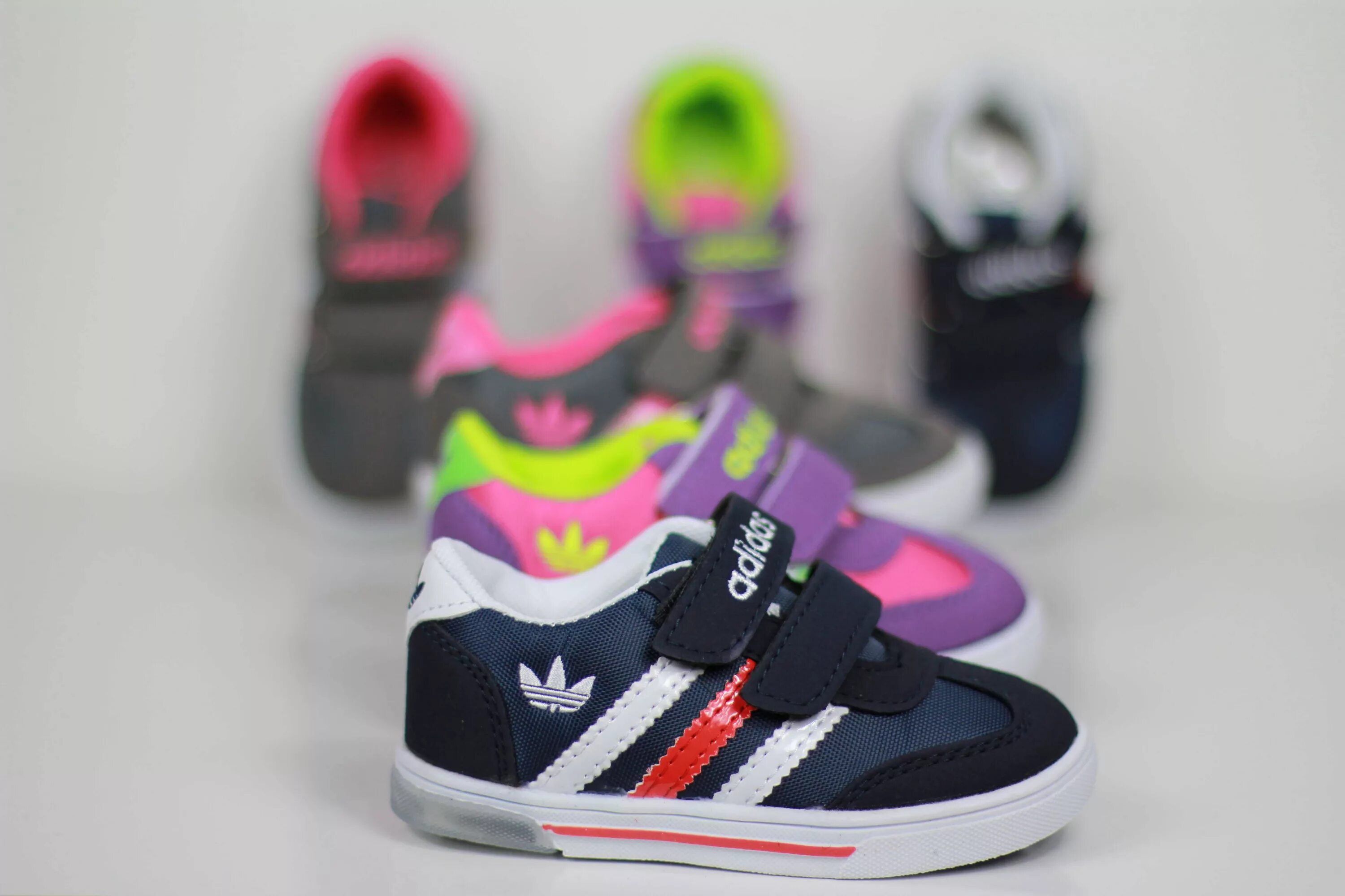 Оригинальные детские кроссовки. Детские легкие летние кроссовки. Кроссовки найк детские на липучке. Оригинальные детские кроссовки. Детские кроссовки на липучках.