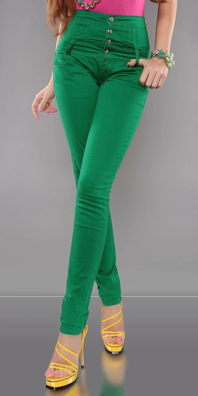 Джинса зеленая купить. Зелёные джинсы женские. Салатовые джинсы. Салатовые джинсы женские. Ярко зеленые джинсы.