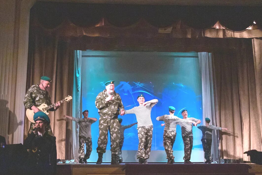 ханс циммер империал оркестр. театрализованный концерт. филармонический оркестр. игра концерты. команда красноярск игра тнт.