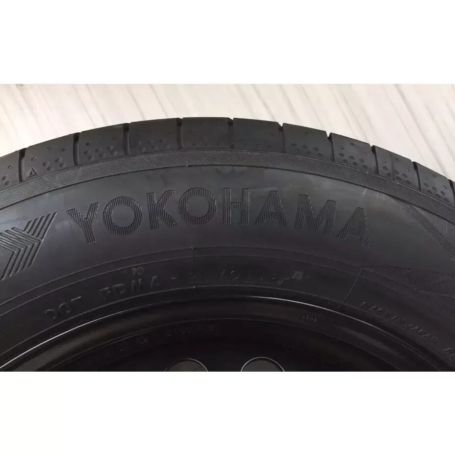 Yokohama bluearth gt купить. Yokohama BLUEARTH ae51 205/55 r16. Летняя шина Yokohama BLUEARTH ae51. Yokohama BLUEARTH gt 215/60 r16. 215/55 R17 Yokohama BLUEARTH-gt ae51 94w.