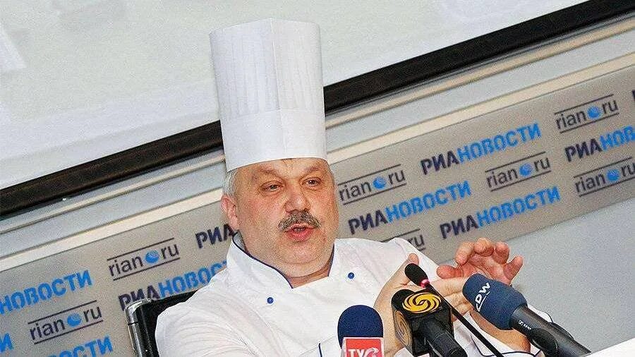 Галкин анатолий николаевич повар. Галкин шеф повар кремля анатолий шеф-повар. Анатолий галкин шеф-повар кремля. Шев повар анатолий гал. Шеф-повар кремля ахмед саттаров 1966.