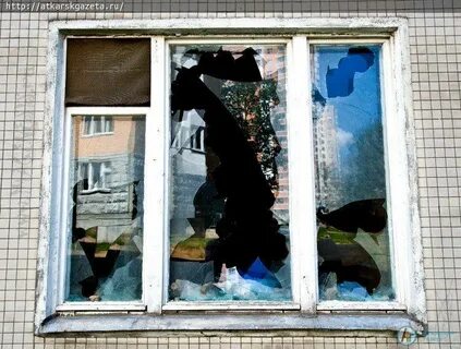 Отец разбил окно