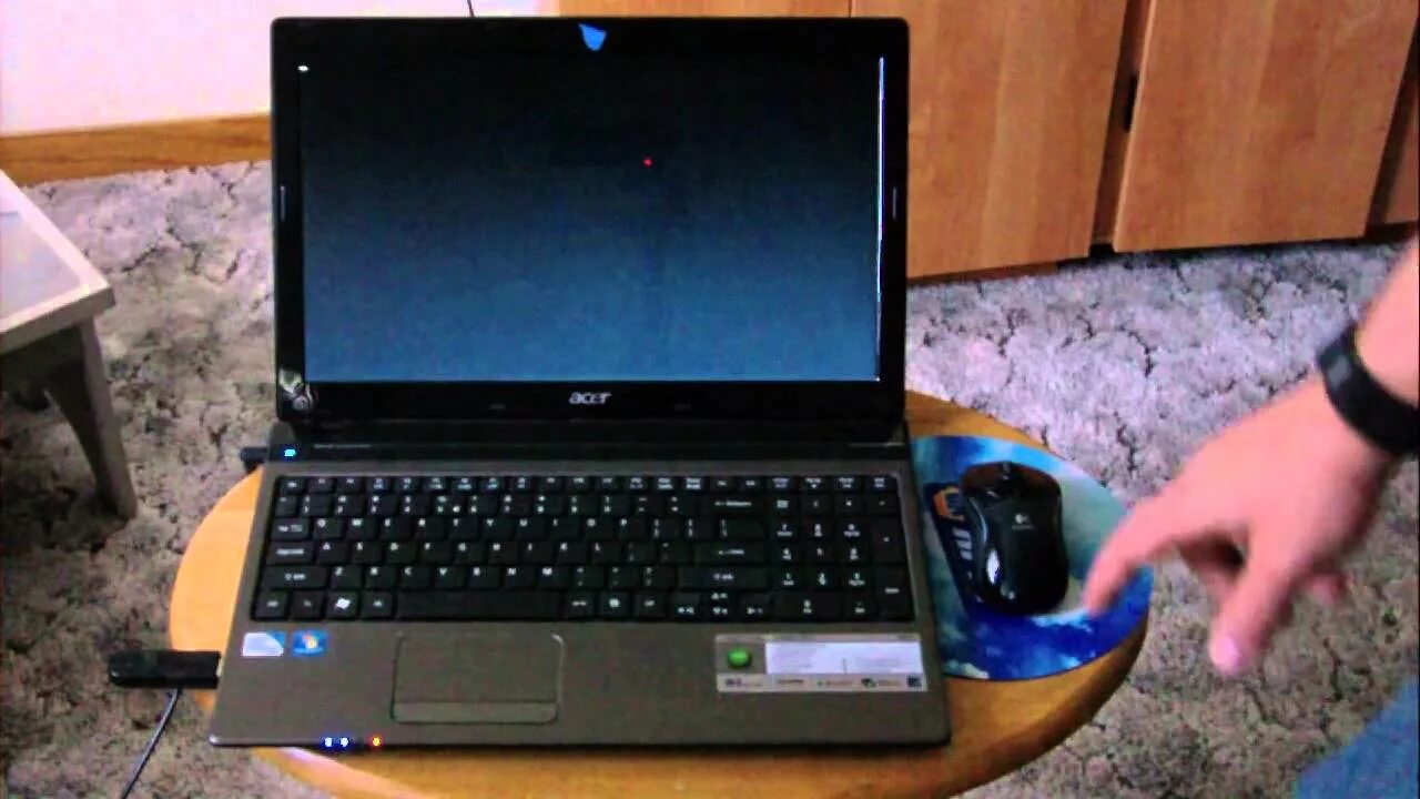 Acer Aspire 7551g. Aspire 5536. Ноутбук Асер чёрный экран. Ноутбук Acer включается. Почему после включения ноутбука