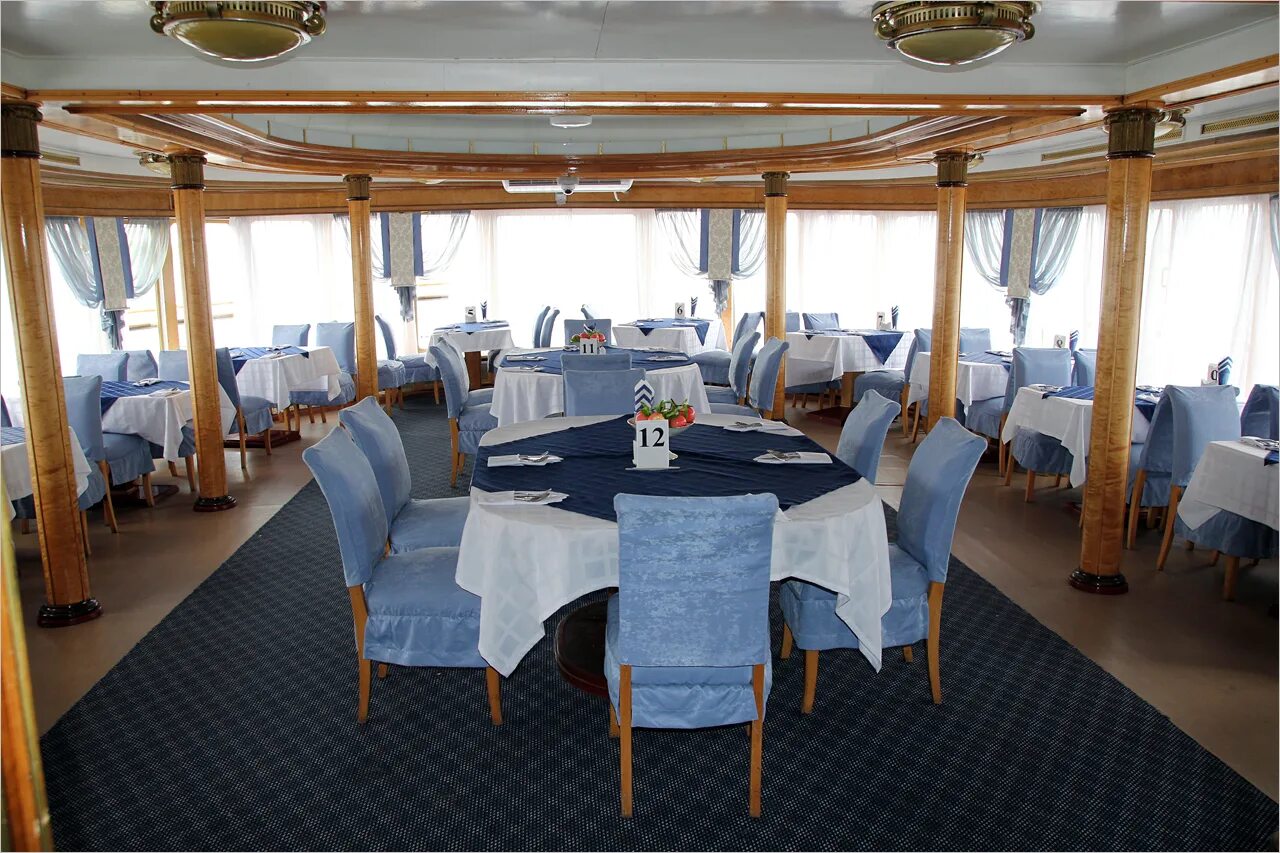 Теплоход матросов красноярск. Теплоход матросов красноярск. Пароход матросов красноярск. Круизы по енисею матросов. Теплоход матросов.