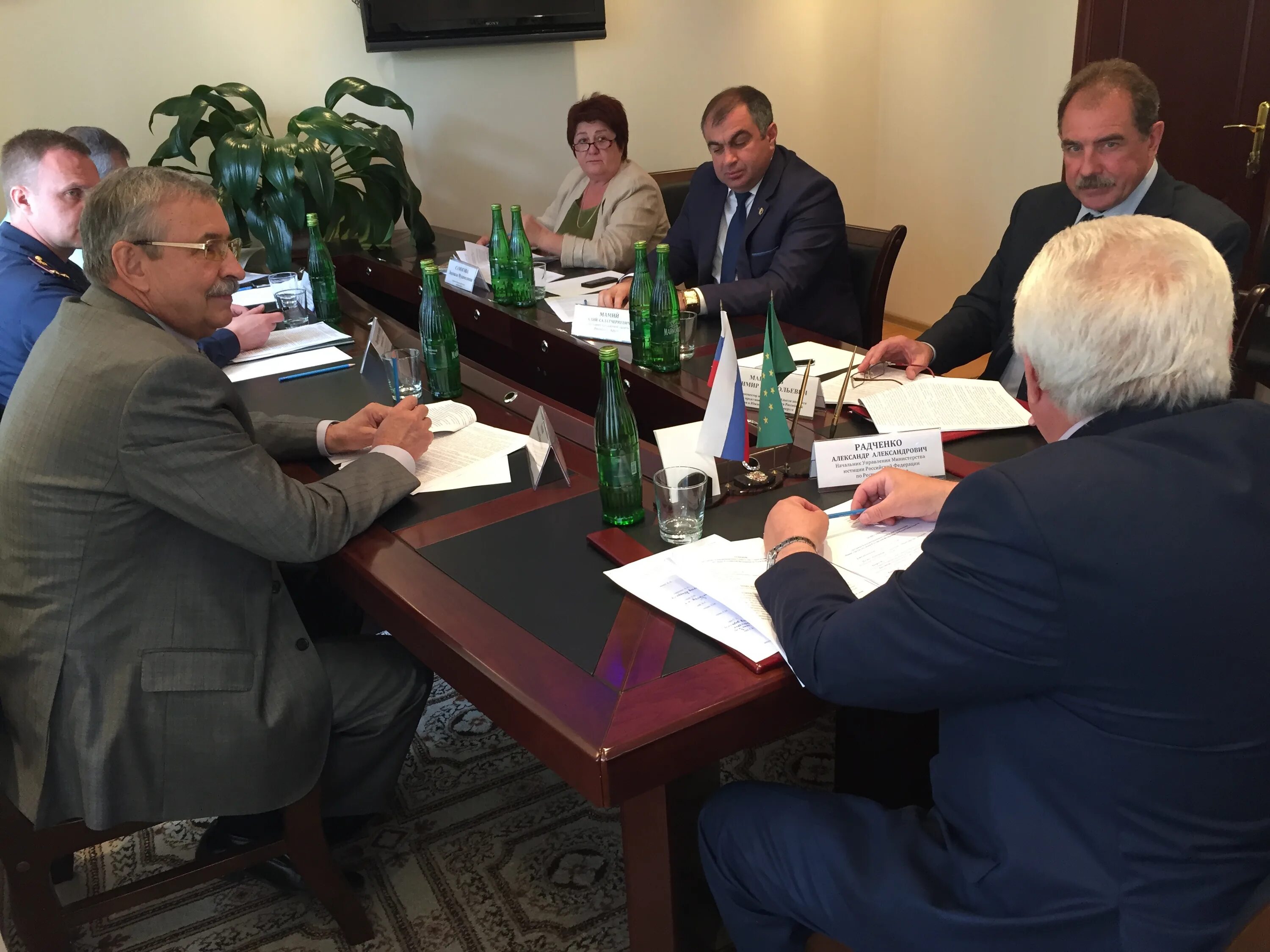 управление минюста россии по астраханской области. предприниматели россии. управление минюста адыгея. минюст республики адыгея. 220 лет минюсту.