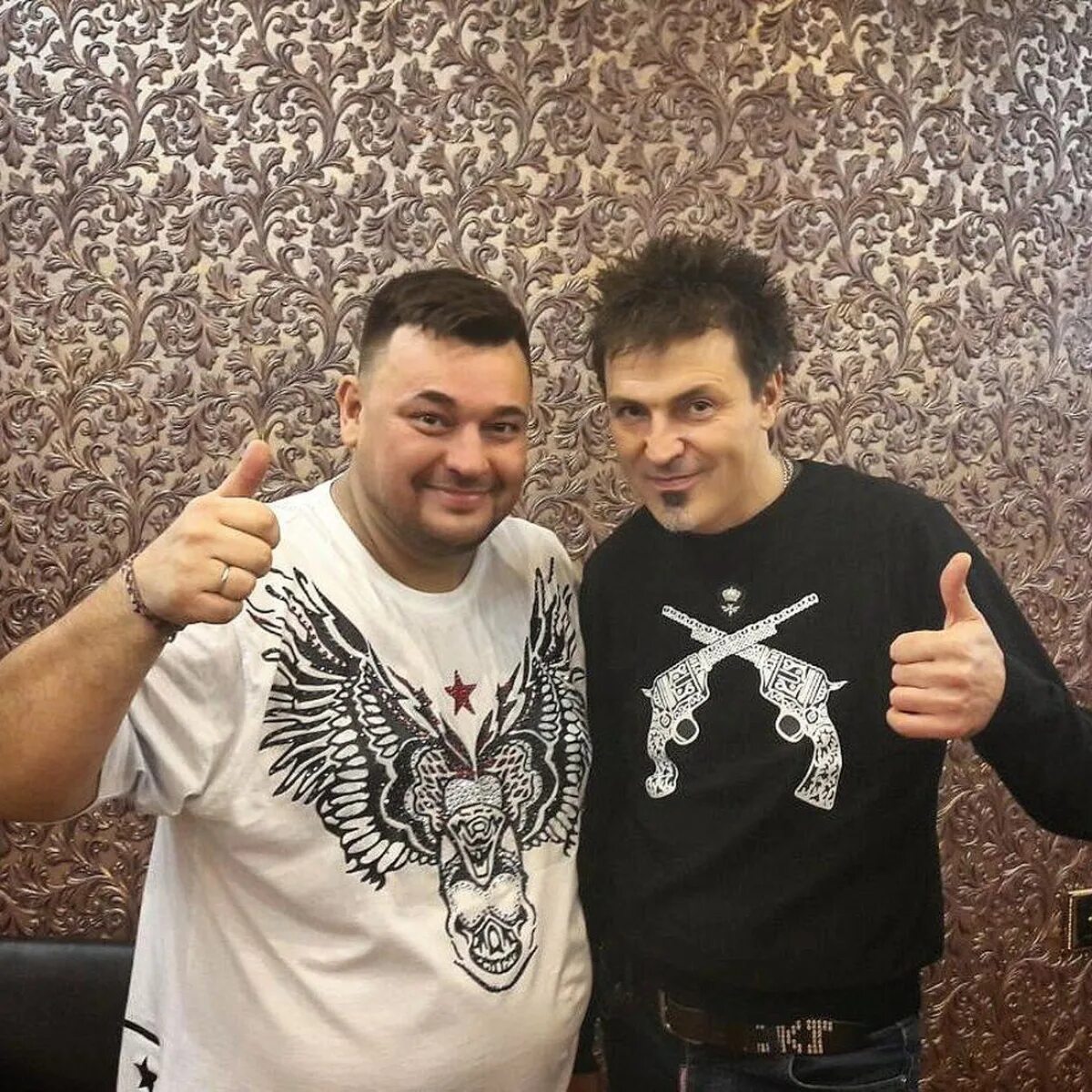 В каком году образовалась группа руки вверх. Алексей потехин руки вверх. руки вверх жуков и потехин. сергей жуков и алексей потехин. группа руки вверх сергей жуков и алексей потехин.