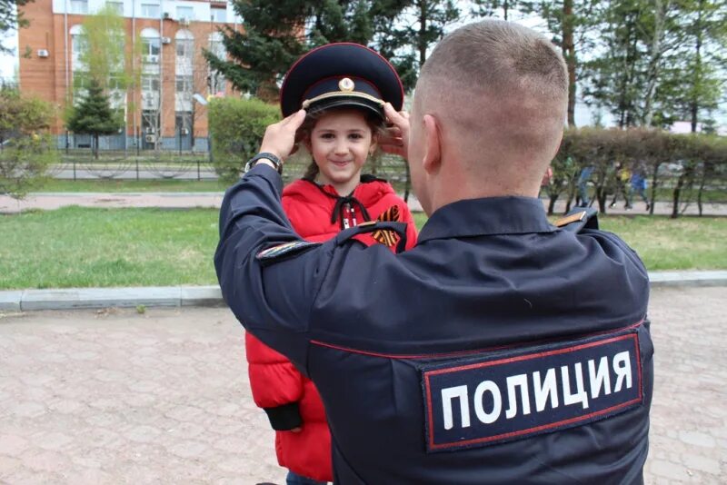 Время служить в полиции. Служба в полиции. Полицейский. Служба в полиции это престижно. Полицейский для детей.