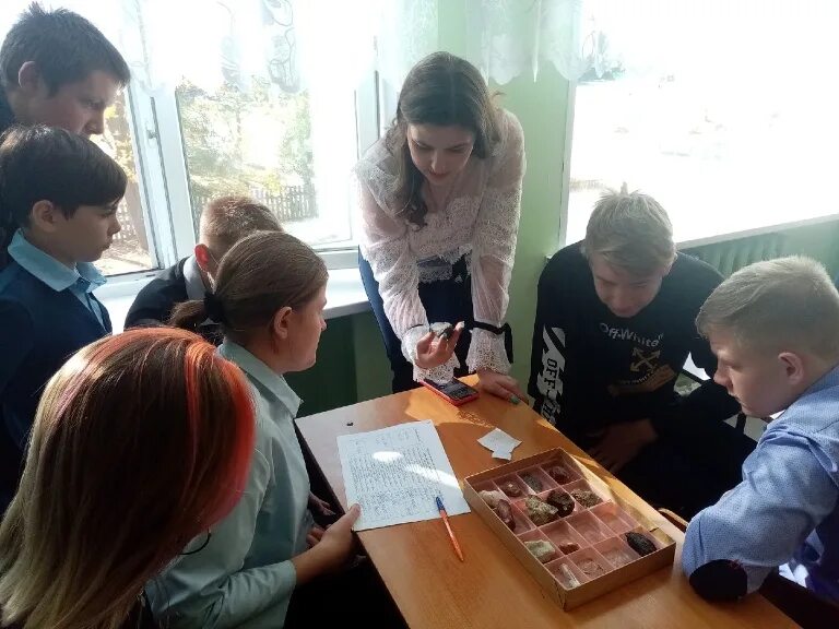 Школа интернат 3 курск. Школа 40 рязань учителя. Школа 57 вакансии. Учитель начальной школы. 57 школа москва.