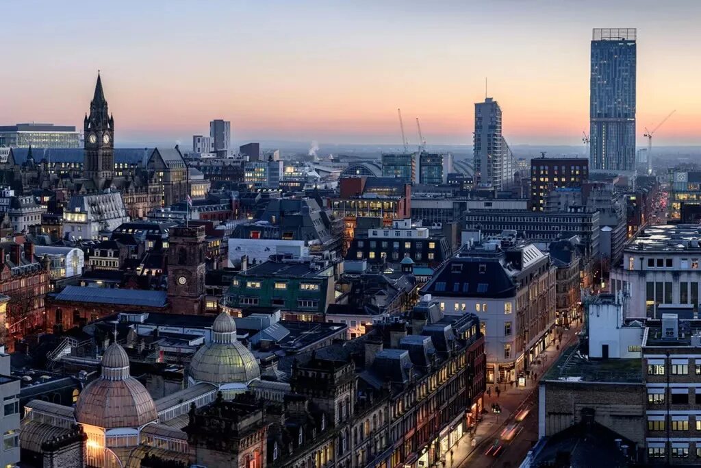London is than new york. Манчестер город в Англии. Манчестер (Manchester), Англия, Великобритания. Манчестер Сити город Англия. Британия Манчестер город.