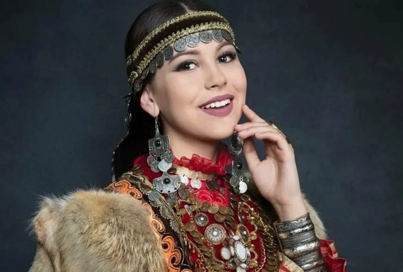 Костюмы башкирских девушек