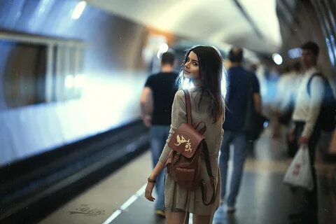 Видел девушку в метро