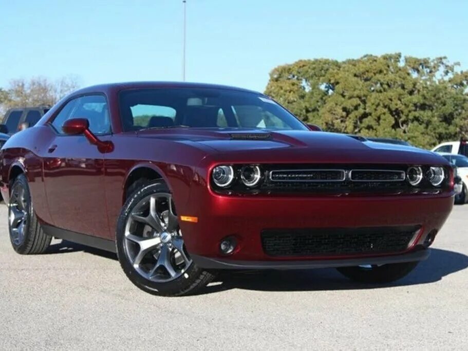 Челленджер цена в россии. Dodge Challenger 3. Dodge Challenger III Рестайлинг 2. Додж Челленджер Рестайлинг 3. Dodge Challenger 3.6.