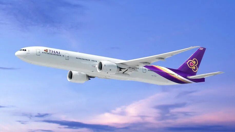 Из тайланда летают самолеты. Май као пхукет. Самолёт thai 747. Самолет москва тайланд. Из тайланда летают самолеты.