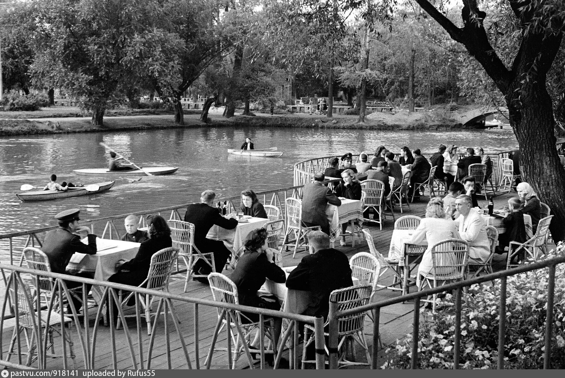 Парки советского времени. Парк Горького Москва 1950. Московский парк культуры Горького в СССР. Парк Горького 1960. Парк Горького 1930-е.