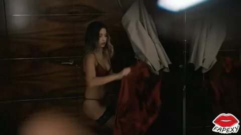 Slideshow julia wieniawa nudes.