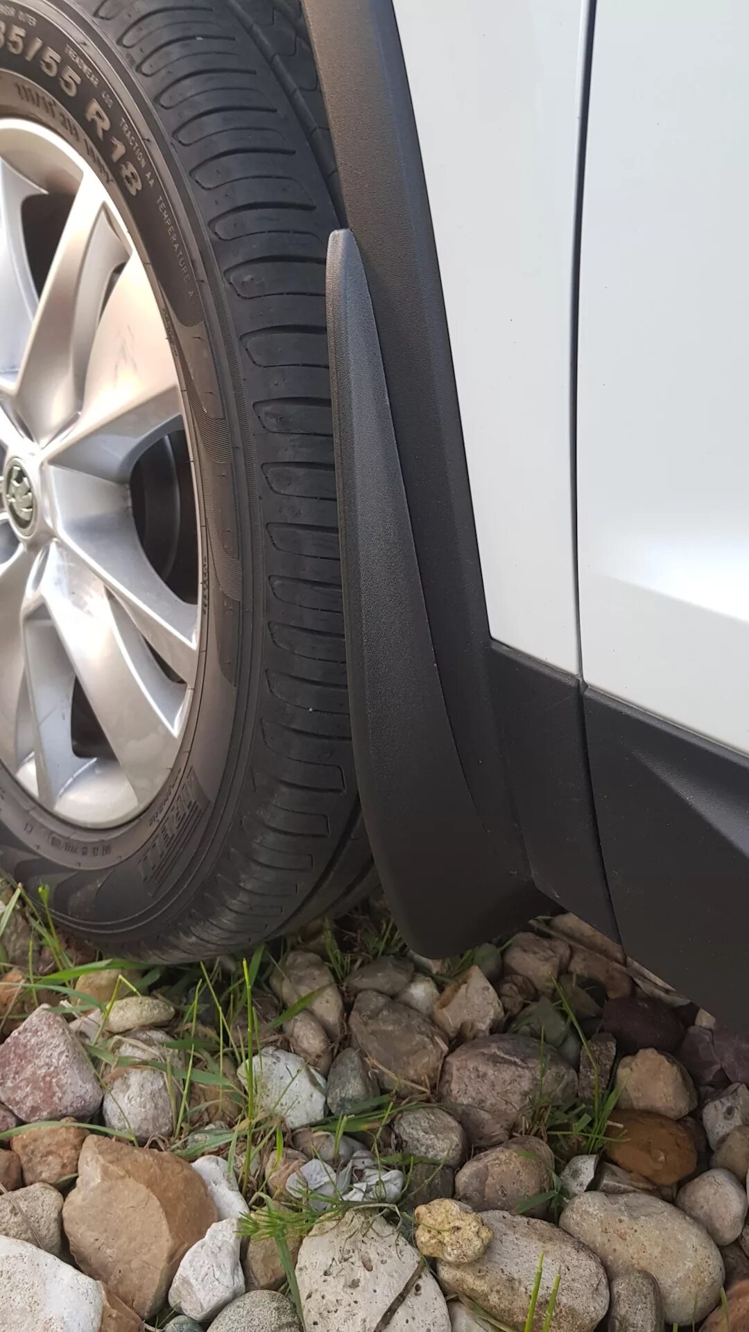 Брызговик задний кодиак. Брызговики skoda kodiaq. брызговики skoda kodiaq rs. vag 565075111a. короткие брызговики skoda kodiaq.