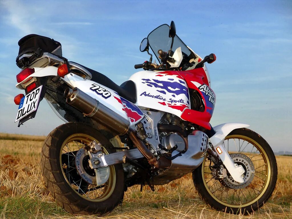 Хонда твин 750 купить. Хонда XRV 750 Africa Twin. Honda Africa 750. Honda Africa Twin 750 xrv750. XRV 750 Africa Twin.