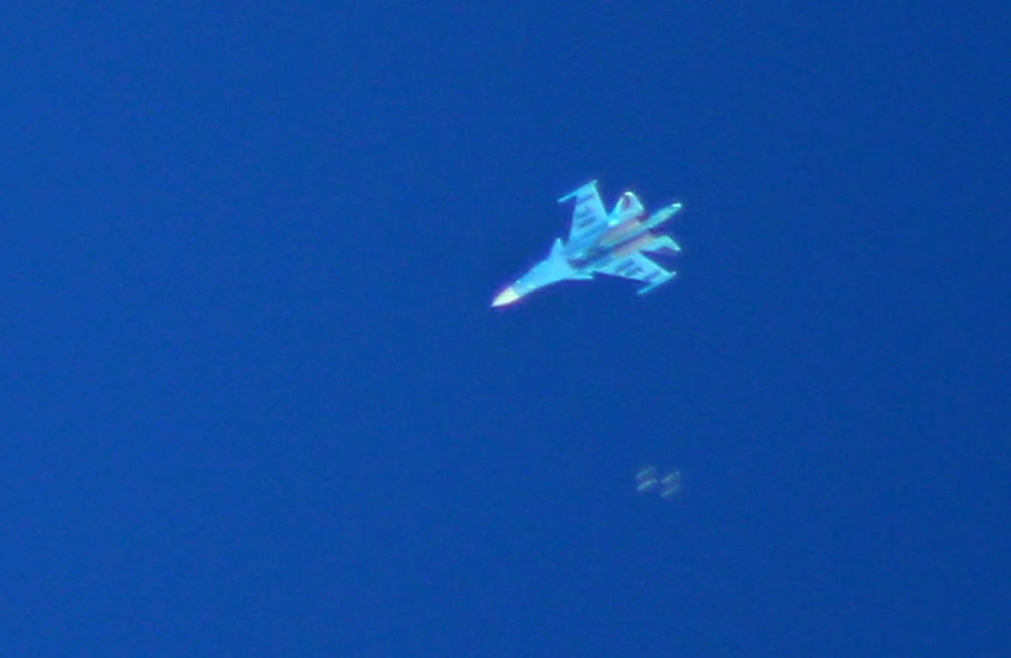 Су-34 в Сирии фото. Су 34 над Сирией. Самолеты в небе над Сирией. Су 34 в Вечернем небе. Египет закрыл воздушное пространство