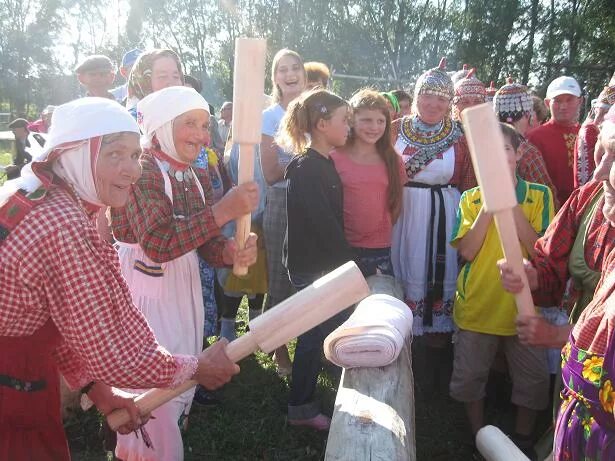 Большечеменевская школа. Погода чеменево. Монумент в деревне бакашево. Погода чеменево. Погода чеменево.