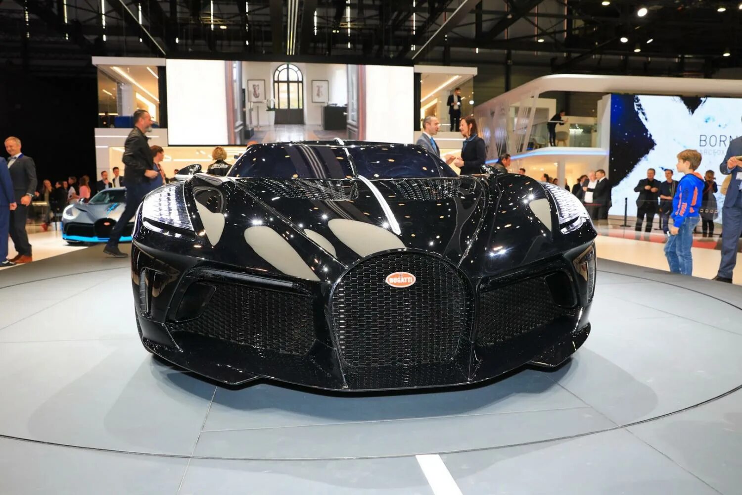 Bugatti Veyron 2022. Бугатти Нуар 2022. Последняя версия Бугатти 2022. Ф1 2022 Бугатти.