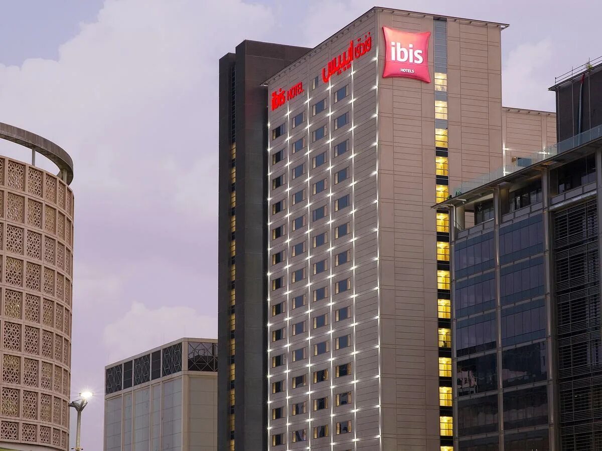 One center. Ibis one central дубай. ibis one central 3*. ибис отель дубай 3. ibis one central - world trade centre dubai.