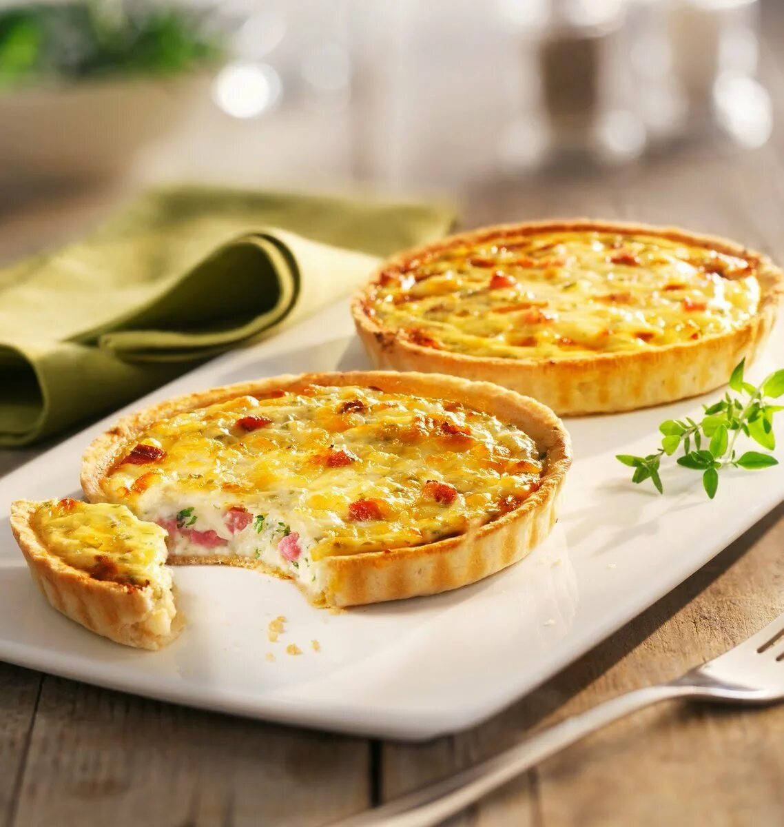 КИШ Лорен. КИШ Лорен (Quiche Lorraine). КИШ Лорен с лососем. Французская кухня КИШ Лорен.