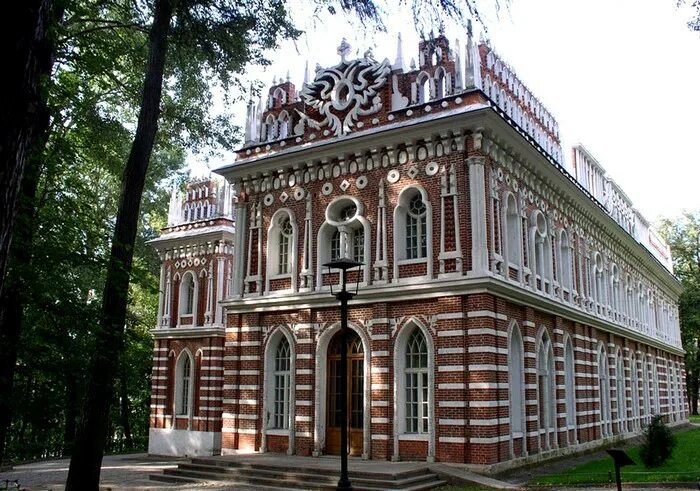 Дом ансамбль усадьба. Средний дворец оперный дом в царицыно. усадьба царицыно оперный дом. ансамбль усадьбы царицыно: оперный дом. царицыно (дворцово-парковый ансамбль).