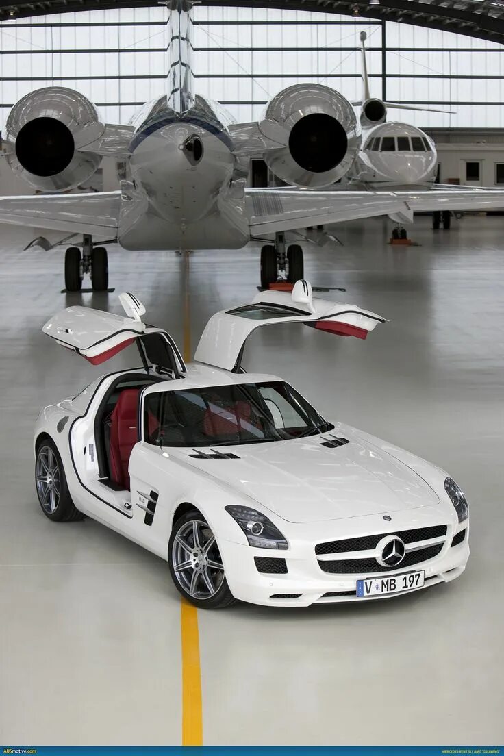 Быстрый мерс. Mercedes SLS 2021. Самый быстрый Mercedes. Самая быстрая машина Мерседес. Самый быстрый Mercedes в мире.