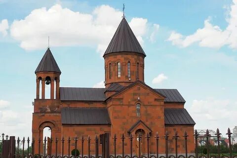 Высокая низкая церковь