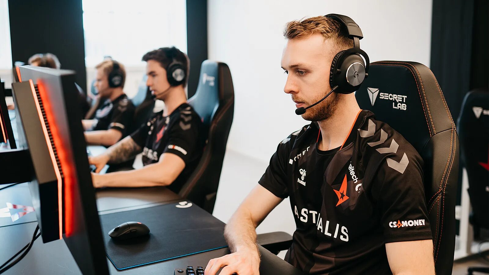 Дюпри астралис. Буткемп Astralis. Астралис 2020. Авапер астралис. Team spirit astralis