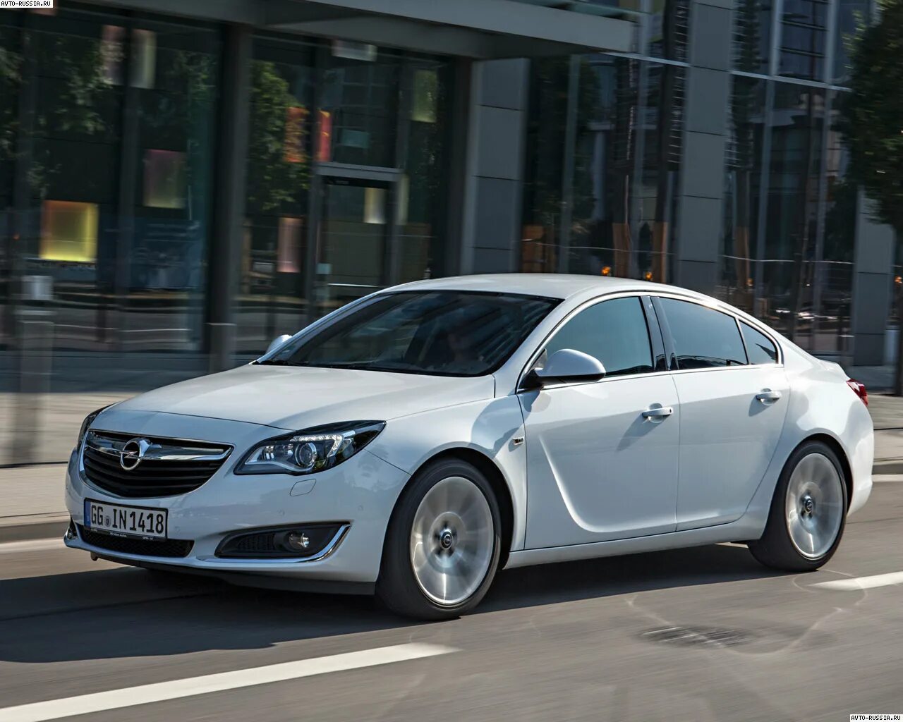 Опель инсигния 1.8 купить. Опель Инсигния седан 2013. Opel Insignia 2013. Opel Insignia 2015. Opel Insignia 1.