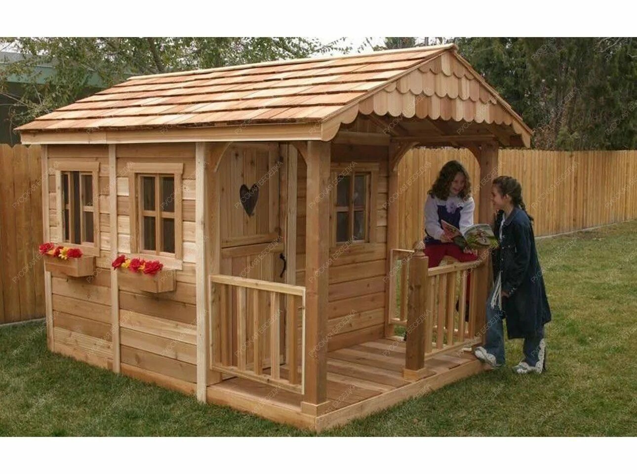 Детский домик из дерева. Деревянный домик для детей. Домик для детей на даче. Детский домик своими руками.