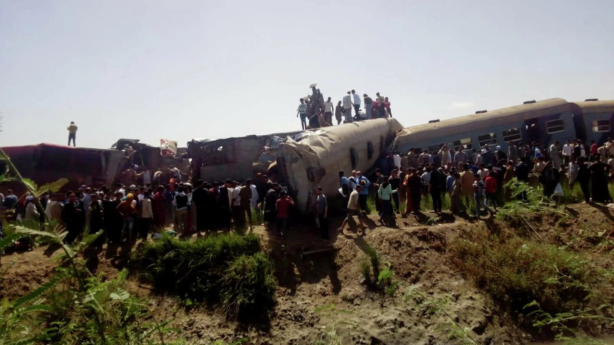 5 октября 2009 г. Поезда столкнулись в Египте. Крушение пассажирского поезда.