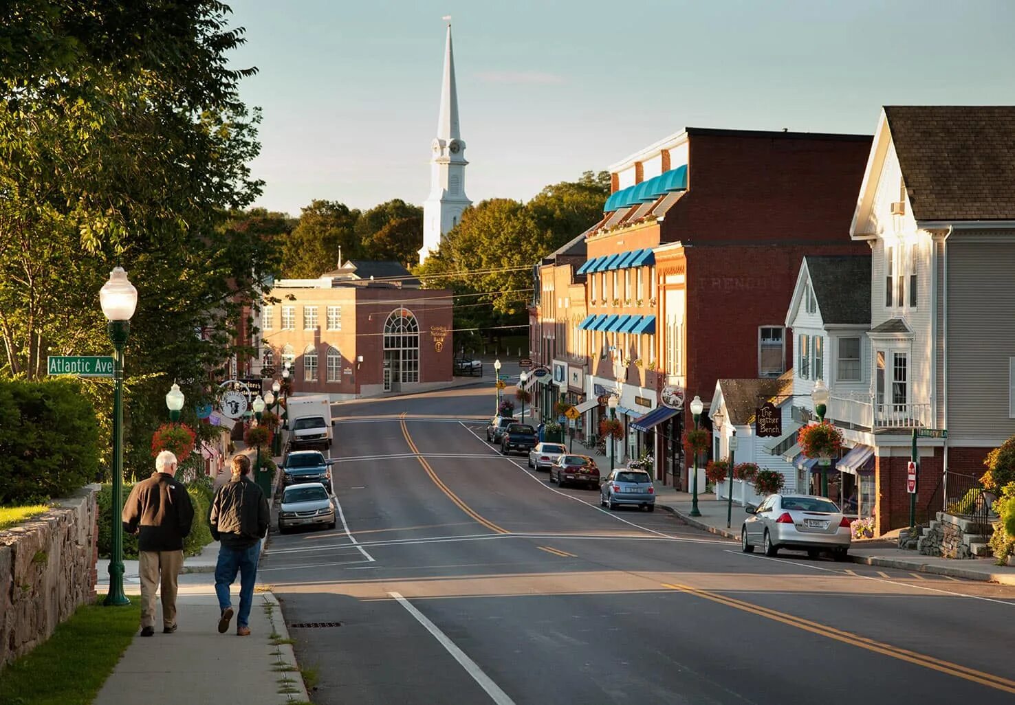 Sister towns. Камден штат Мэн. Паунал город штат Мэн. Штат Maine (штат Мэн)-карнавал. Кэмден город США.