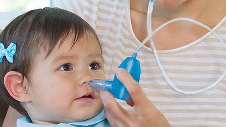 Заложен нос у ребенка в год. Для насморка для детей новорожденных. Для высмаркивания соплей у ребенка. Откачивать сопли у детей.