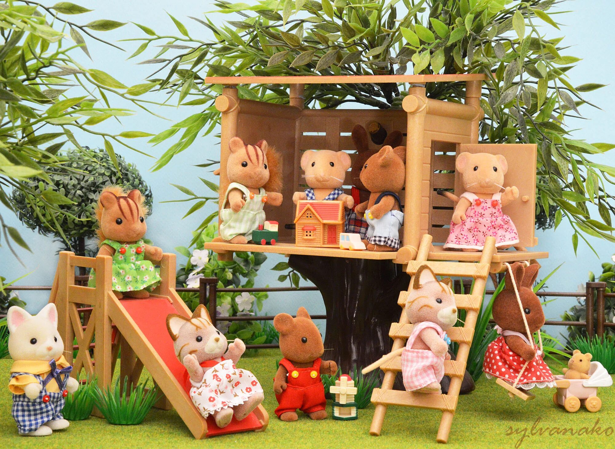 Сад мыши. Сильвания Фэмили игрушки. Sylvanian Families Calico Critters. Baby Tree House Sylvanian Families. Sylvanian Families House.