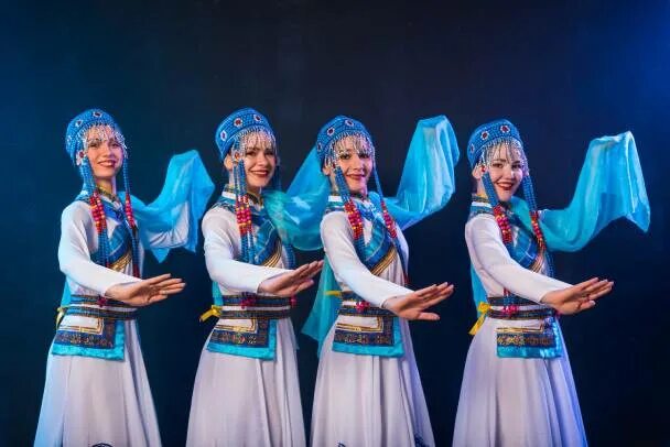 Сагаалган обряд золгохо. Сурхарбан праздник бурят. Приветствие бурят. Приветственный бурятский. Празднование сагаалгана в бурятии.