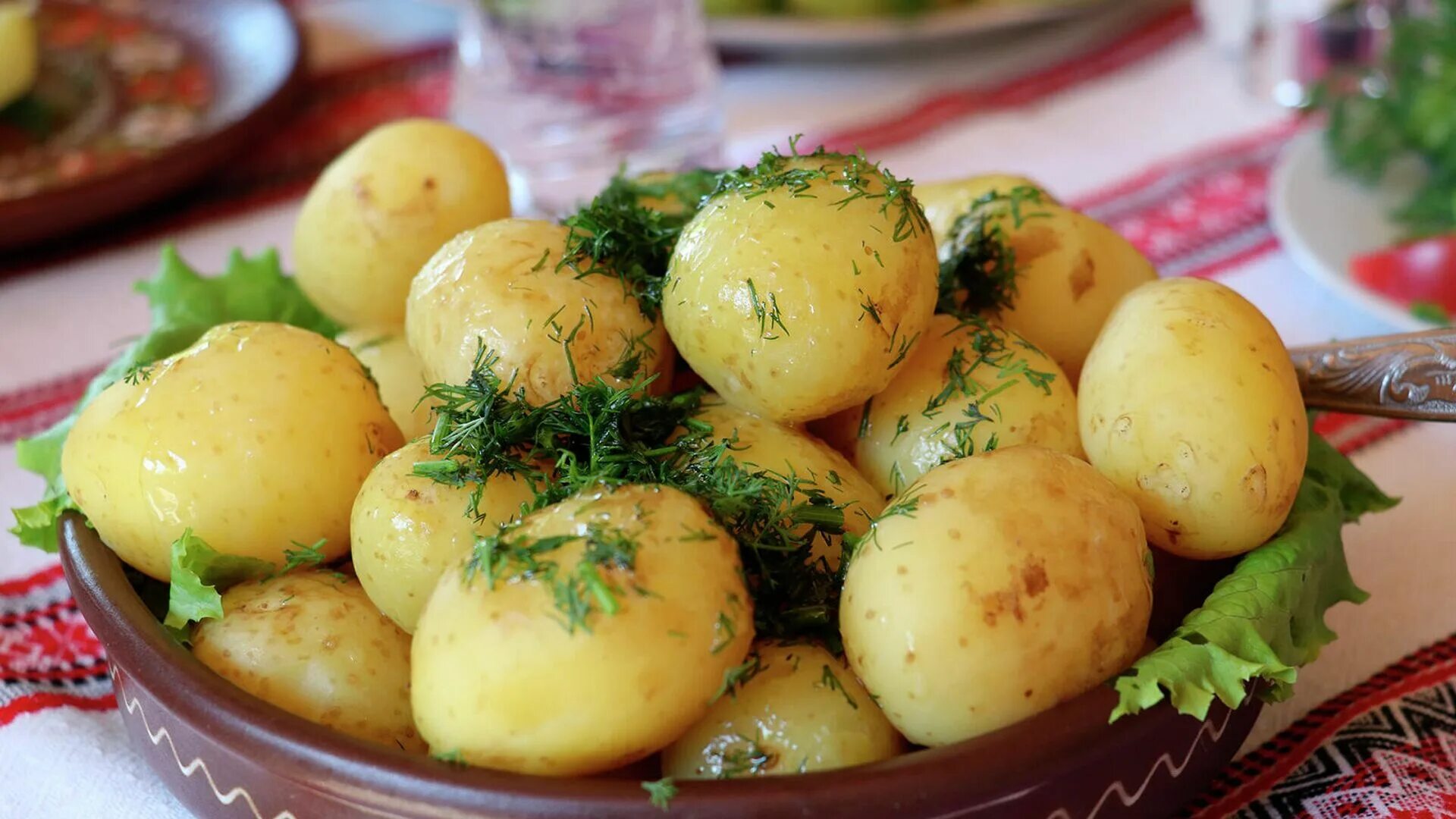 Вкусная рассыпчатая картошка. Белорусская картошка бульба. блюда из картофеля русский традиционный. картофель отварной. kartoshkalar.