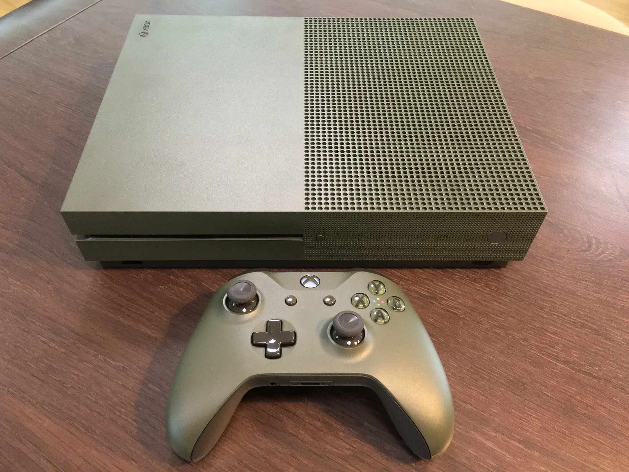 New box one. Икс бокс one 1tb. Xbox one s 1tb. Xbox 1 s 1 TB. Икс бокс 2.