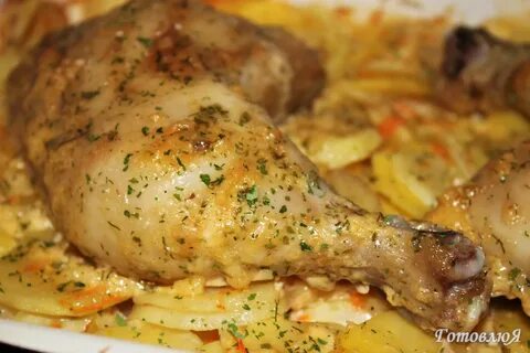 Картошка с окорочками в духовке фото