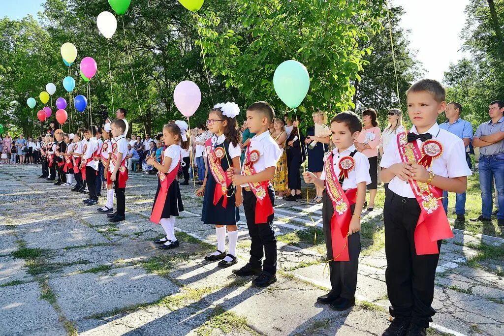 Журнал 2 школа симферополь. Денисовка Симферопольский район школа. Денисовская школа Слободской район. Трудовская школа Симферопольский район. МБОУ Зареченская школа Симферопольского района.