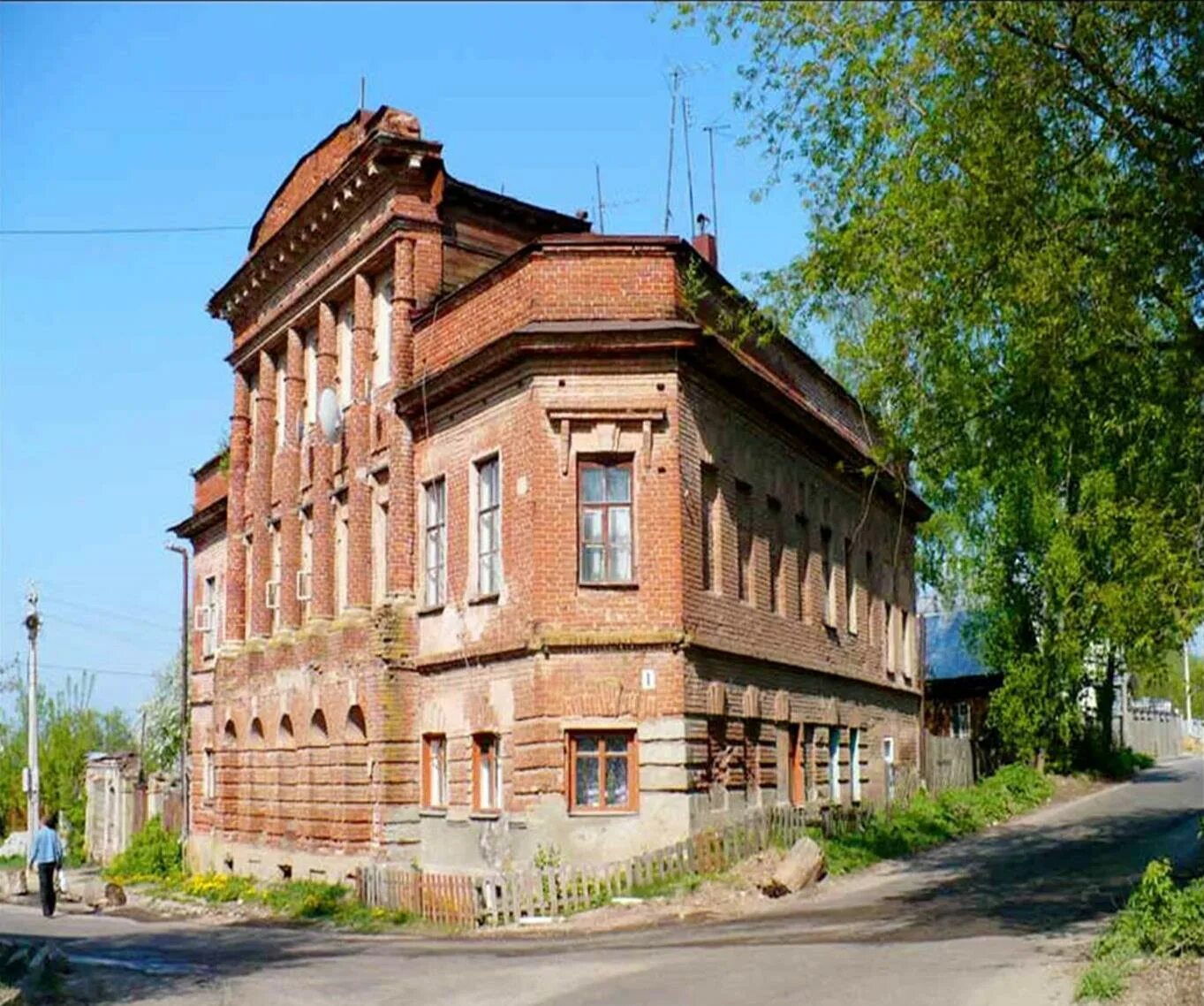 19 мая д. Купеческий дом Ханыкова Арзамас. Арзамас Урицкого 1. Дом Шкарина Арзамас. Улица Урицкого Арзамас.