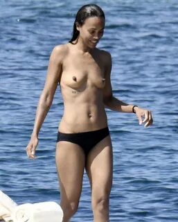 Η διάσημη ηθοποιός Zoe Saldana(7,5 εκατομμύρια followers) . topless στις δι...