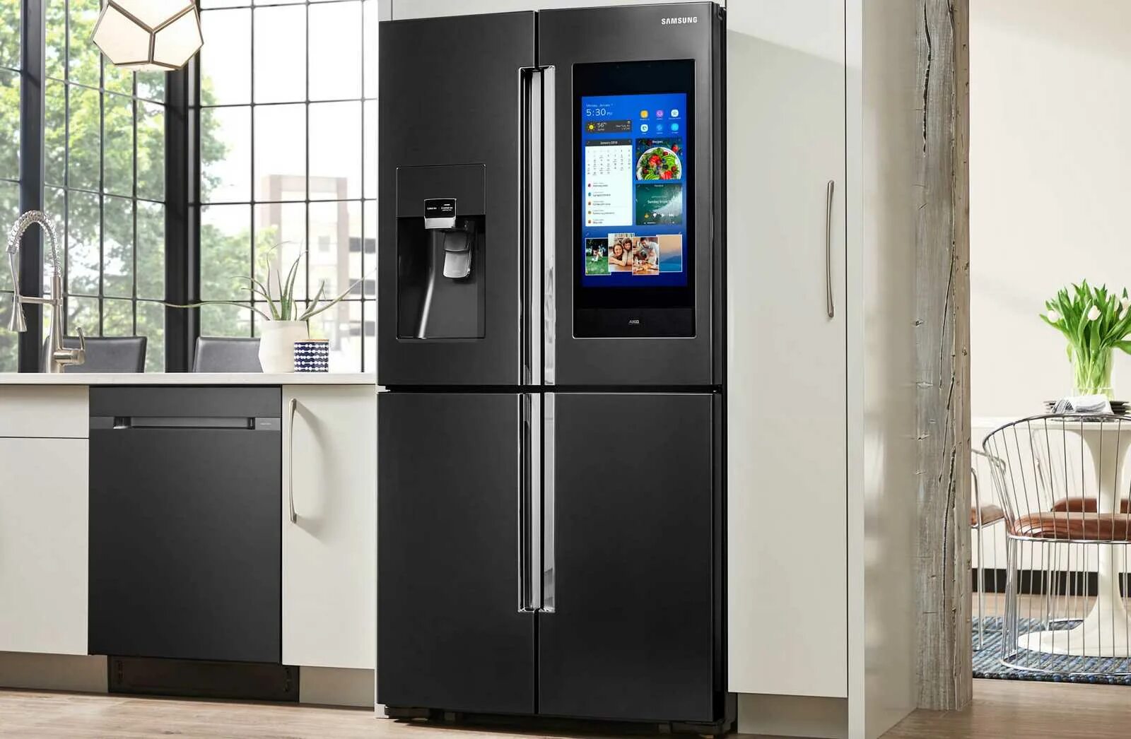 Холодильник это. Смарт-холодильник Samsung Family Hub. Samsung Family Hub холодильник. Samsung Smart Fridge. Samsung Smart Fridge холодильник.